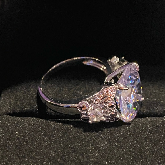 Elegant Silver Crystal Ring - Picture 2 of 5